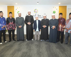 KUNJUNGAN_HORMAT_DELEGASI_IMAM_MAJLIS_HUKAMA_MUSLIMIN_1