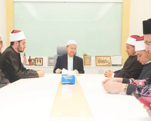 KUNJUNGAN_HORMAT_DELEGASI_IMAM_MAJLIS_HUKAMA_MUSLIMIN_4