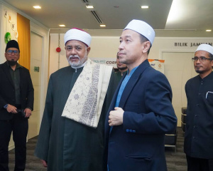 KUNJUNGAN_HORMAT_DR.ATIYYAH_MUSTAFA_AL-AZHARI_AL-MALIKI_2