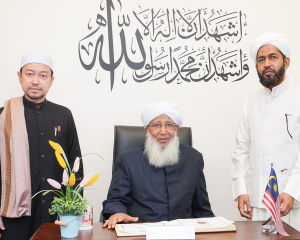 KUNJUNG_HORMAT_SHEKH_ABU_BAKAR_AHMAD_AL-MALIBARI_MUFTI_BESAR_INDIA_KE_PEJABAT_MUFTI_WILAYAH_PERSEKUTUAN_6