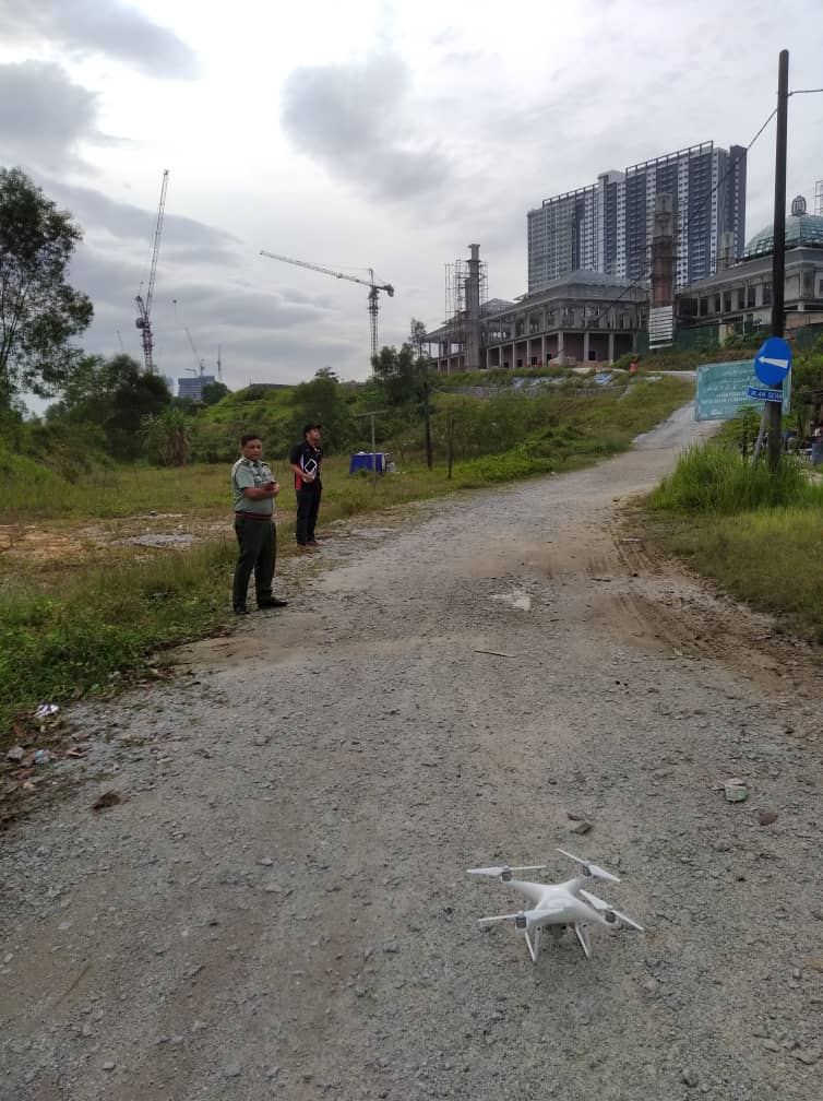 Jalan kubur pantai dalam